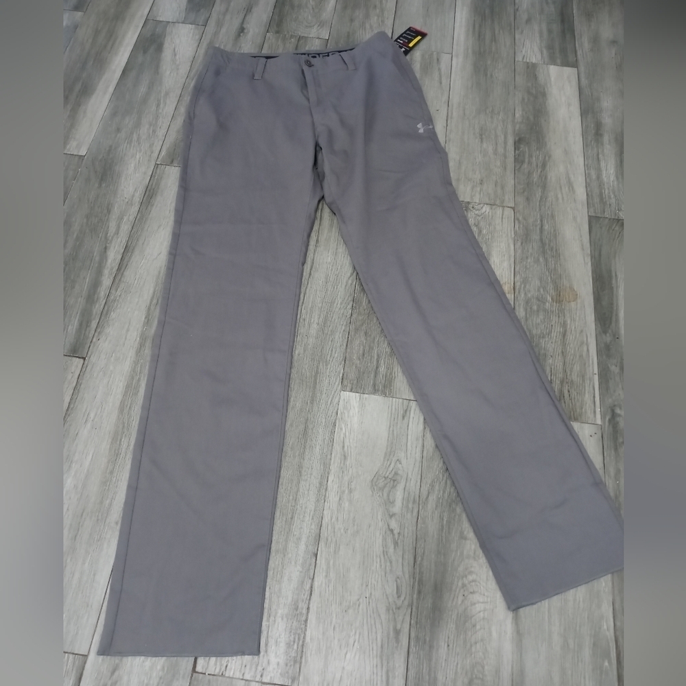 Under Armour Heat Gear Loose fit Straight leg Stretch Gray Pants w Pockets NEW
